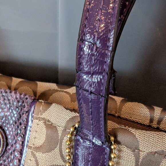 LOW START Coach, Signature Khaki & Purple Python Patent Leather Shoulder Bag - Picture 13 of 14